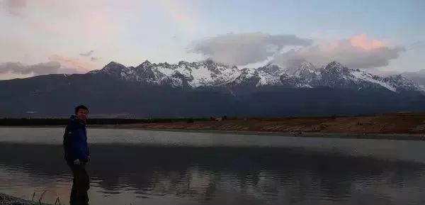 咫尺之遥,鬼斧神工天造物—丽江之晨玉龙雪山日出