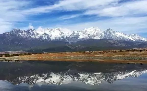 咫尺之遥,鬼斧神工天造物—丽江之晨玉龙雪山日出